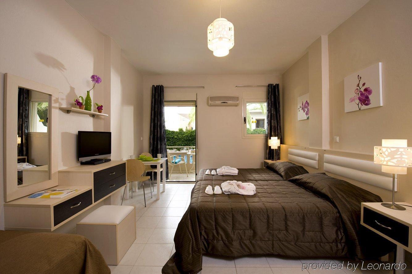 Axos Hotel Platanes  Exterior photo